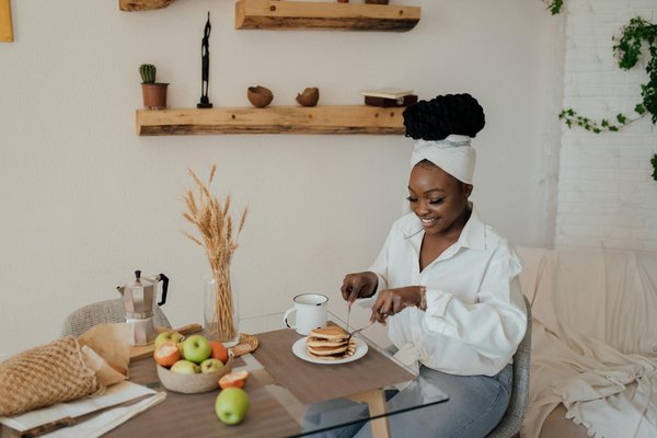 Le peignoir en soie femme : un incontournable du bien-être